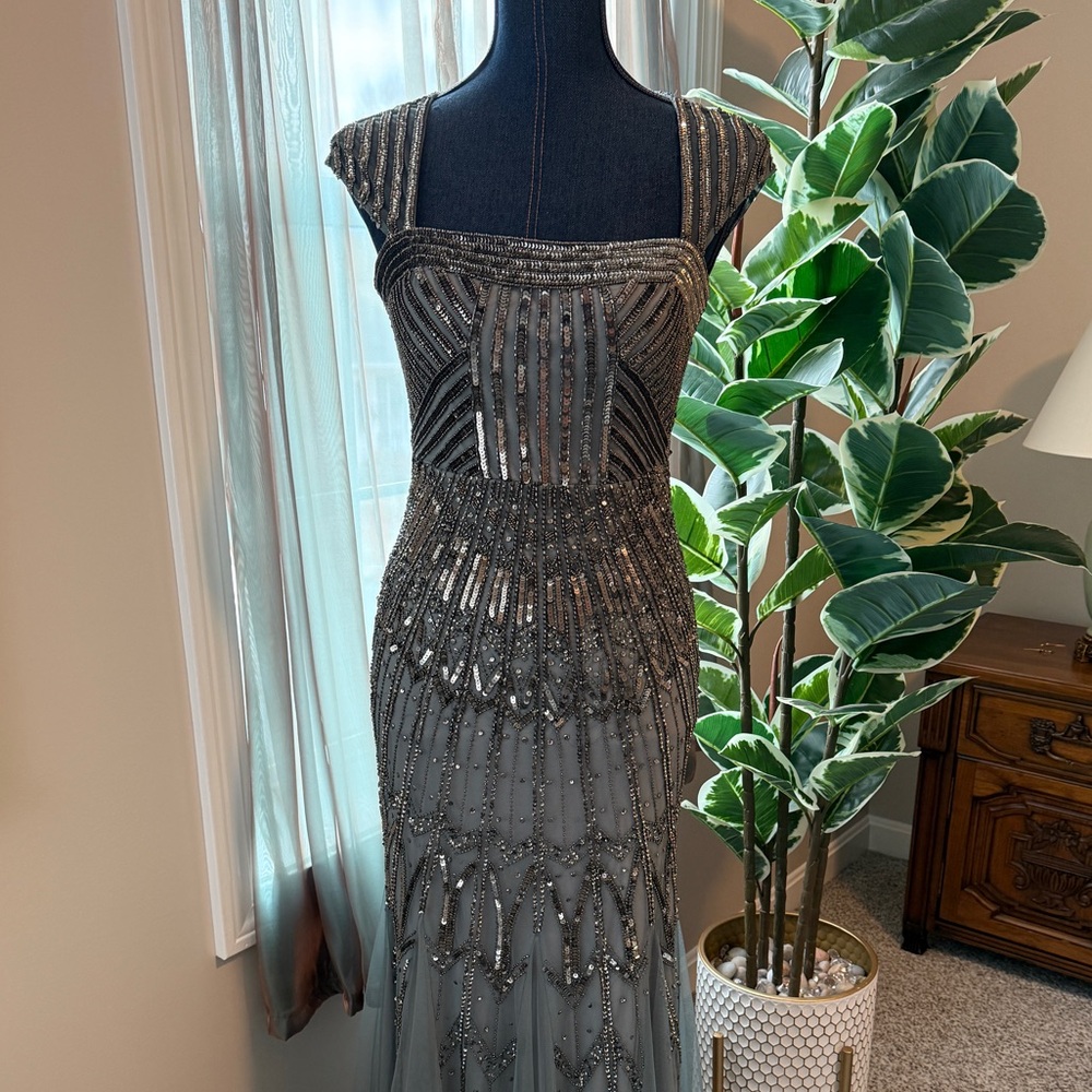 Adrianna Pappell 4P Sequin Beaded Gown